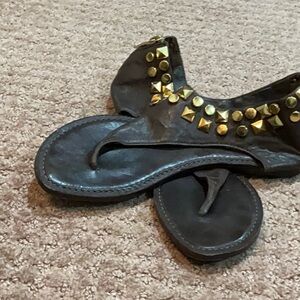 🌸TORY BURCH  GLADIATOR SANDALS IN SIZE 6